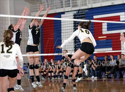 Thumbnail 2 in Mountain View vs. Archbishop Mitty (CIF CCS D2 Final) photogallery.