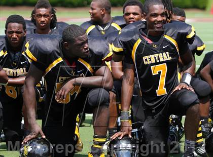 Thumbnail 2 in Central vs. Reitz (Bluegrass High School Football Showcase) photogallery.