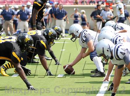 Thumbnail 1 in Central vs. Reitz (Bluegrass High School Football Showcase) photogallery.
