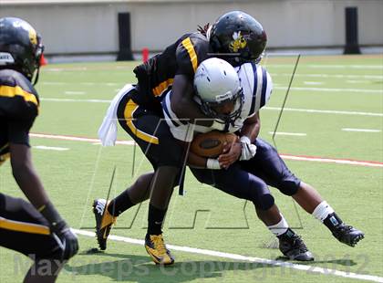 Thumbnail 2 in Central vs. Reitz (Bluegrass High School Football Showcase) photogallery.