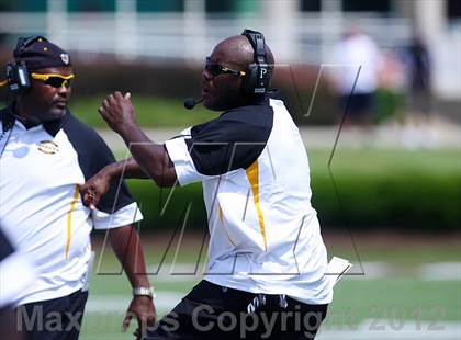 Thumbnail 1 in Central vs. Reitz (Bluegrass High School Football Showcase) photogallery.