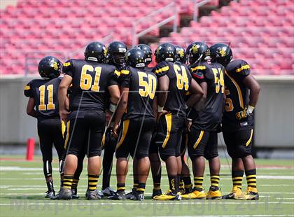 Thumbnail 2 in Central vs. Reitz (Bluegrass High School Football Showcase) photogallery.