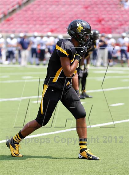Thumbnail 2 in Central vs. Reitz (Bluegrass High School Football Showcase) photogallery.