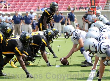 Thumbnail 2 in Central vs. Reitz (Bluegrass High School Football Showcase) photogallery.