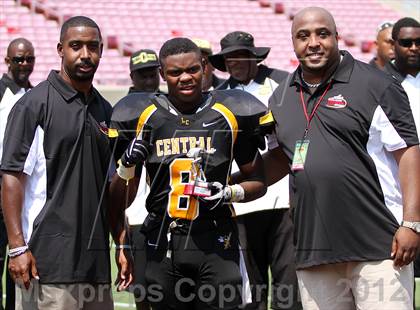 Thumbnail 1 in Central vs. Reitz (Bluegrass High School Football Showcase) photogallery.
