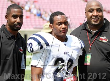 Thumbnail 2 in Central vs. Reitz (Bluegrass High School Football Showcase) photogallery.