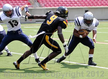 Thumbnail 3 in Central vs. Reitz (Bluegrass High School Football Showcase) photogallery.