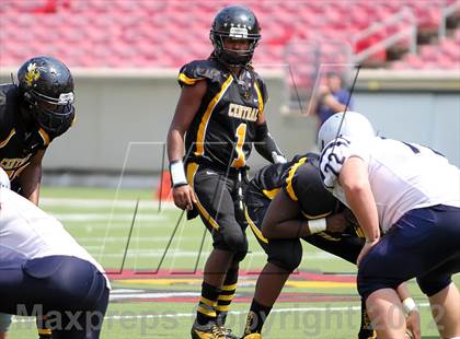 Thumbnail 2 in Central vs. Reitz (Bluegrass High School Football Showcase) photogallery.