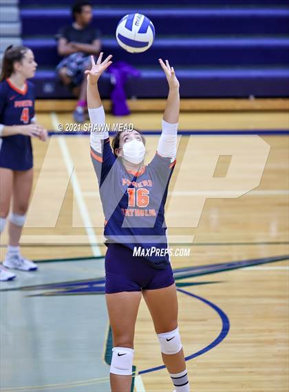 Thumbnail 1 in Powers Catholic @ Lapeer East photogallery.