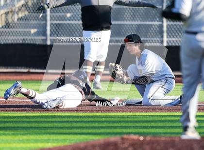 Thumbnail 2 in Harvard-Westlake vs St Francis photogallery.