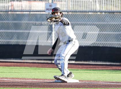 Thumbnail 1 in Harvard-Westlake vs St Francis photogallery.