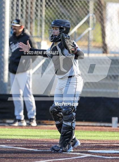 Thumbnail 1 in Harvard-Westlake vs St Francis photogallery.