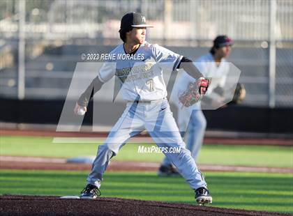 Thumbnail 3 in Harvard-Westlake vs St Francis photogallery.