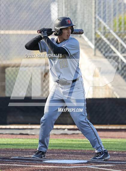 Thumbnail 3 in Harvard-Westlake vs St Francis photogallery.