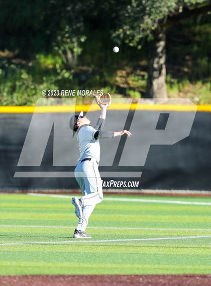 Thumbnail 1 in Harvard-Westlake vs St Francis photogallery.
