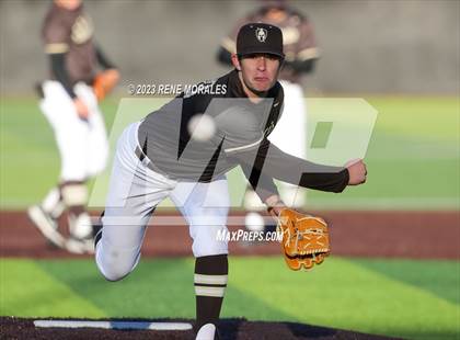 Thumbnail 2 in Harvard-Westlake vs St Francis photogallery.