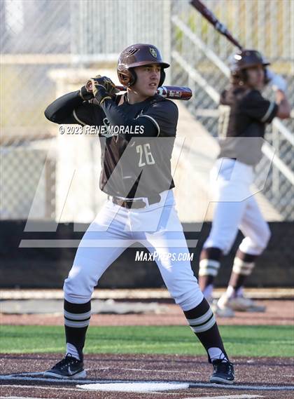 Thumbnail 3 in Harvard-Westlake vs St Francis photogallery.