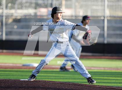 Thumbnail 1 in Harvard-Westlake vs St Francis photogallery.