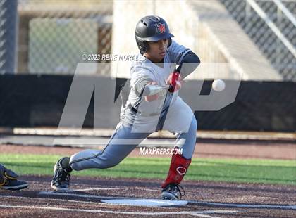 Thumbnail 2 in Harvard-Westlake vs St Francis photogallery.