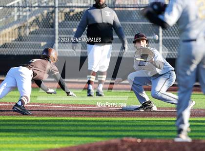 Thumbnail 2 in Harvard-Westlake vs St Francis photogallery.