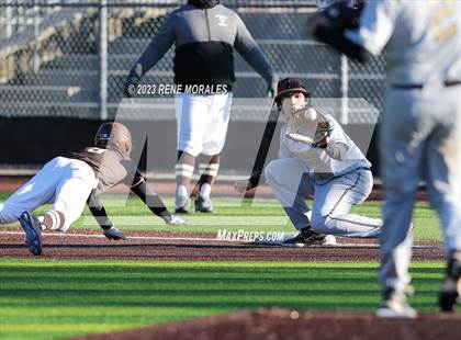Thumbnail 3 in Harvard-Westlake vs St Francis photogallery.
