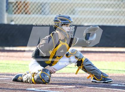 Thumbnail 1 in Harvard-Westlake vs St Francis photogallery.