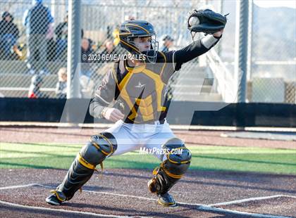 Thumbnail 2 in Harvard-Westlake vs St Francis photogallery.