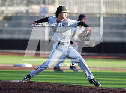 Thumbnail 2 in Harvard-Westlake vs St Francis photogallery.
