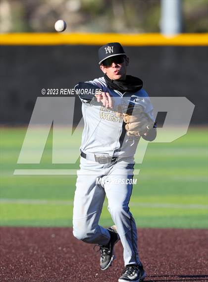 Thumbnail 3 in Harvard-Westlake vs St Francis photogallery.