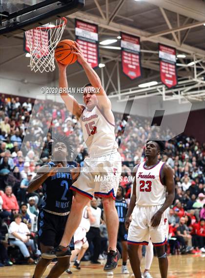 Thumbnail 1 in Huss vs. Freedom (NCHSAA 3A Western Regional Final) photogallery.
