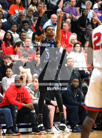 Thumbnail 2 in Huss vs. Freedom (NCHSAA 3A Western Regional Final) photogallery.