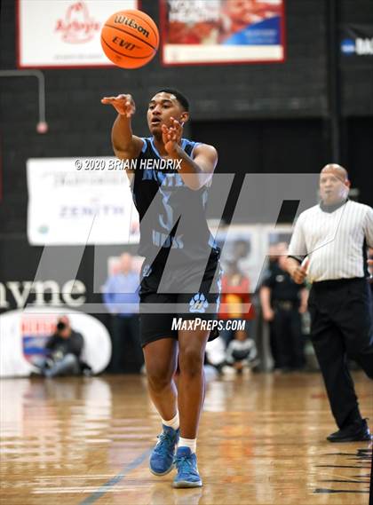 Thumbnail 1 in Huss vs. Freedom (NCHSAA 3A Western Regional Final) photogallery.