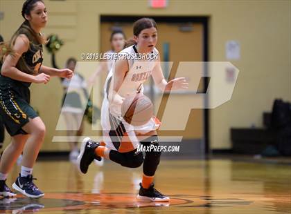 Thumbnail 2 in Gonzales vs. Crystal City (UIL 4A Bi-District Playoffs) photogallery.