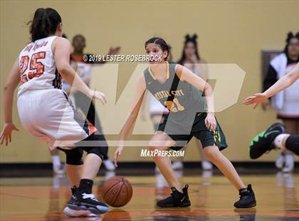 Thumbnail 1 in Gonzales vs. Crystal City (UIL 4A Bi-District Playoffs) photogallery.