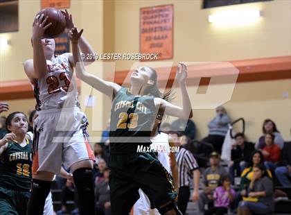 Thumbnail 2 in Gonzales vs. Crystal City (UIL 4A Bi-District Playoffs) photogallery.