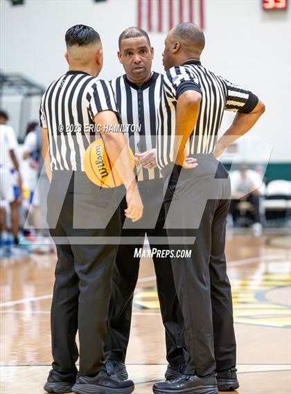 Thumbnail 2 in Salesian College Preparatory vs. Windward (The Classic at Damien) photogallery.