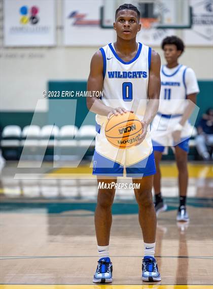 Thumbnail 1 in Salesian College Preparatory vs. Windward (The Classic at Damien) photogallery.