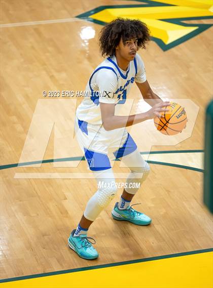 Thumbnail 2 in Salesian College Preparatory vs. Windward (The Classic at Damien) photogallery.