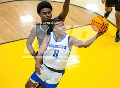 Thumbnail 3 in Salesian College Preparatory vs. Windward (The Classic at Damien) photogallery.