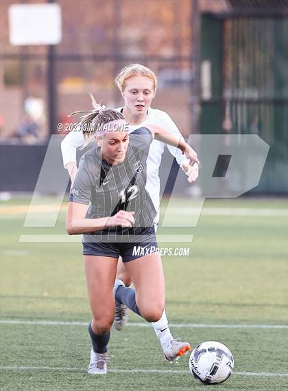 Thumbnail 3 in Archbishop Mitty vs. Monte Vista photogallery.