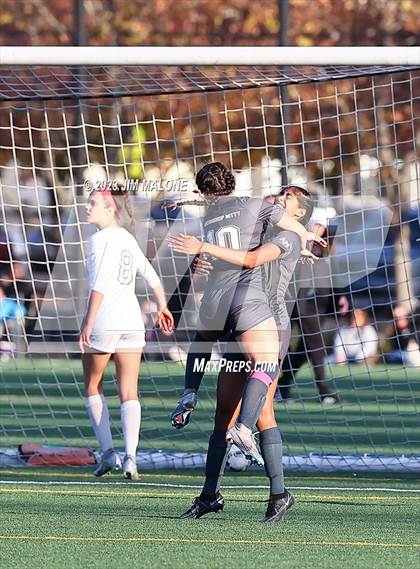 Thumbnail 2 in Archbishop Mitty vs. Monte Vista photogallery.
