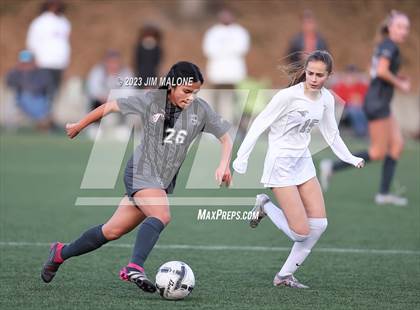 Thumbnail 3 in Archbishop Mitty vs. Monte Vista photogallery.