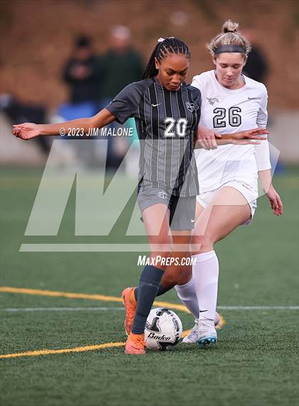 Thumbnail 2 in Archbishop Mitty vs. Monte Vista photogallery.