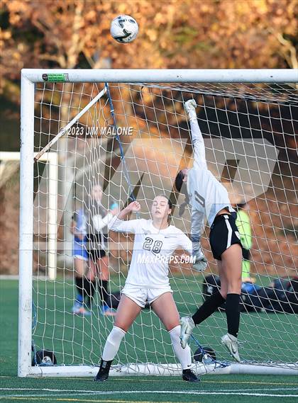 Thumbnail 2 in Archbishop Mitty vs. Monte Vista photogallery.