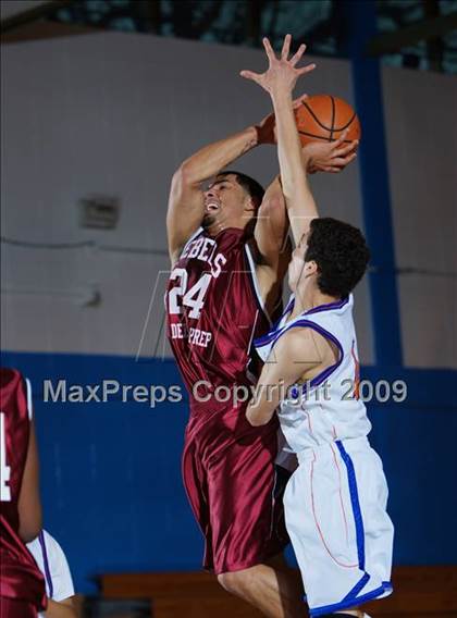 Thumbnail 1 in Bayside vs Leadership Prep (Queens Jam Christmas Classic) photogallery.