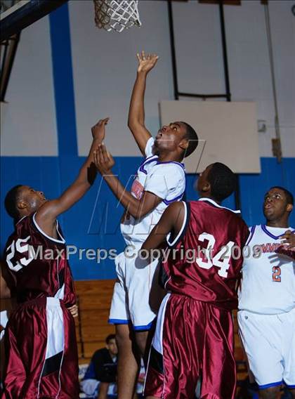 Thumbnail 1 in Bayside vs Leadership Prep (Queens Jam Christmas Classic) photogallery.