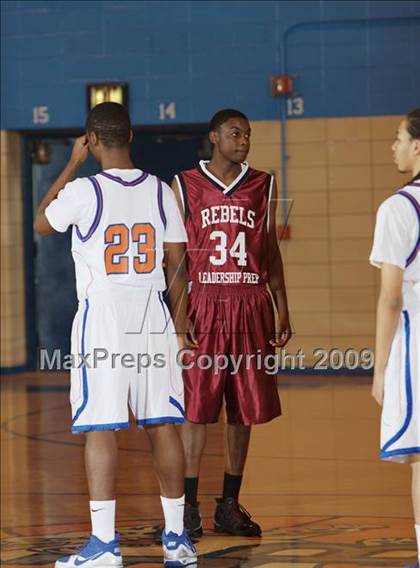 Thumbnail 1 in Bayside vs Leadership Prep (Queens Jam Christmas Classic) photogallery.