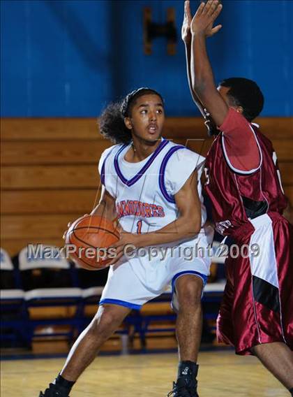 Thumbnail 3 in Bayside vs Leadership Prep (Queens Jam Christmas Classic) photogallery.