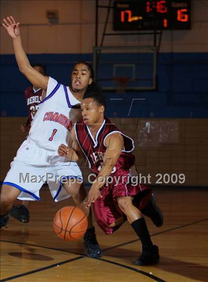 Thumbnail 1 in Bayside vs Leadership Prep (Queens Jam Christmas Classic) photogallery.