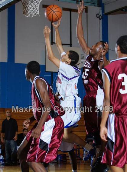 Thumbnail 3 in Bayside vs Leadership Prep (Queens Jam Christmas Classic) photogallery.